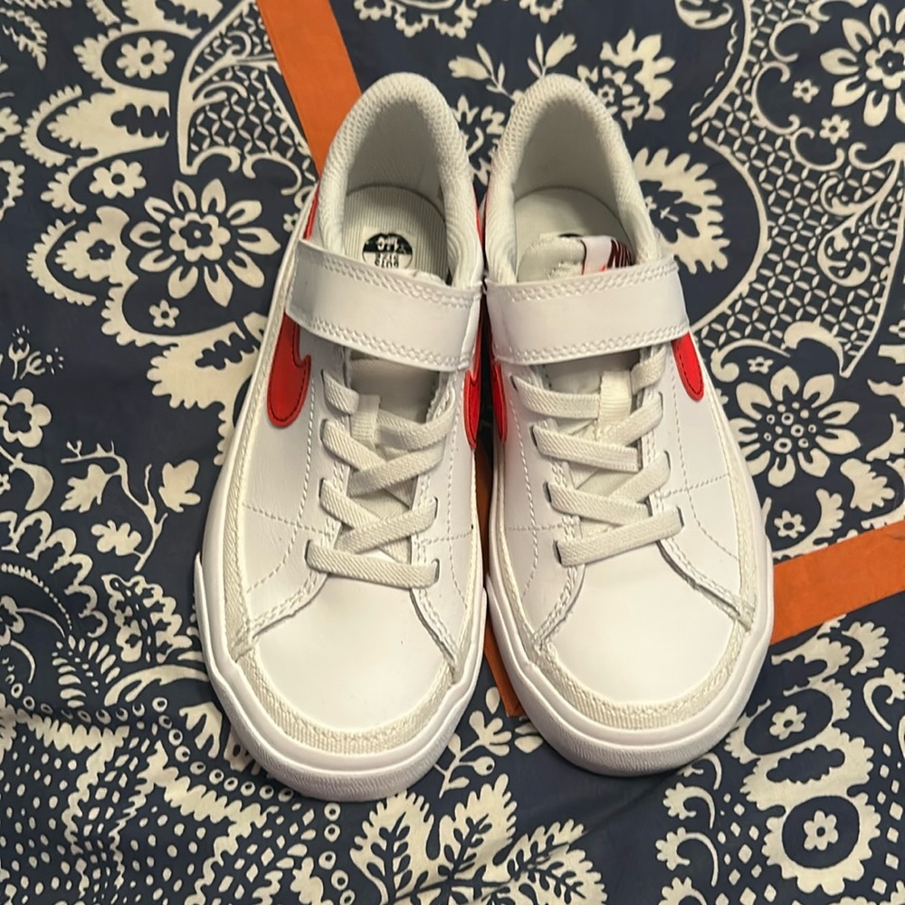 New Nike Court Legacy Size 11 kids